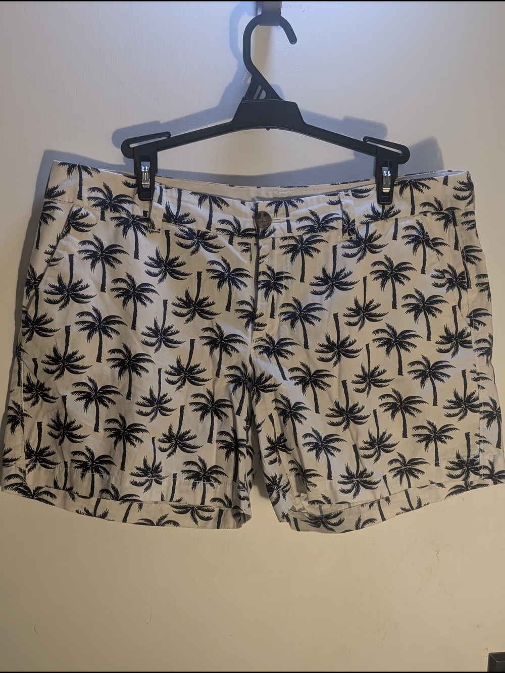 Old Navy White Palm-Print  100%Cotton Hybrid Shorts